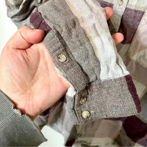 Aritzia Wilfred Free Plaid Flannel Cotton  Button Down - Picture 4 of 9